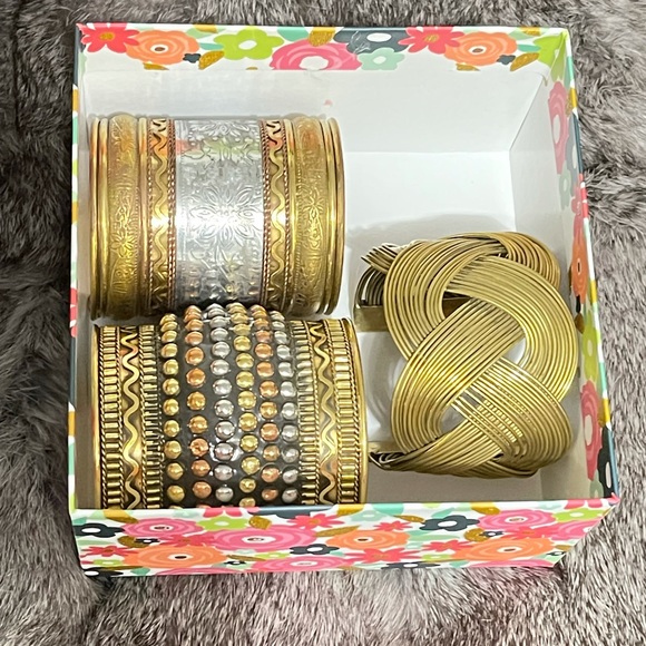 Vintage stylish bundle of cuff bangles - Picture 2 of 9